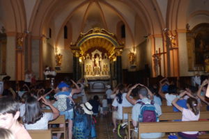 chant gestue dans la basilique 11 juin 2022